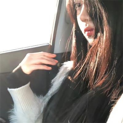 江风拂罗衣